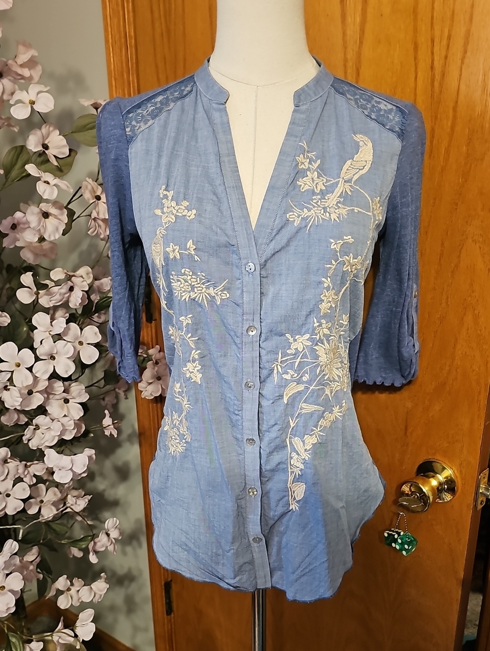 Anthropologie Tiny Embroidered Buttondown